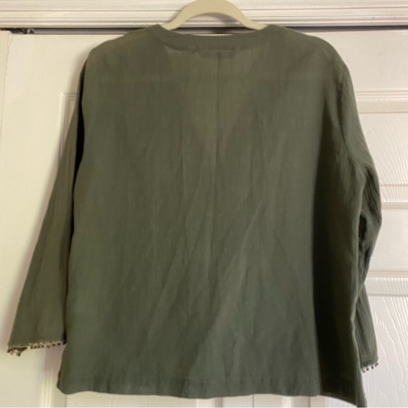 JOHNNY WAS fabulous linen top. Olive green. Hook closure. Beaded sleeves. Size M - Picture 4 of 8